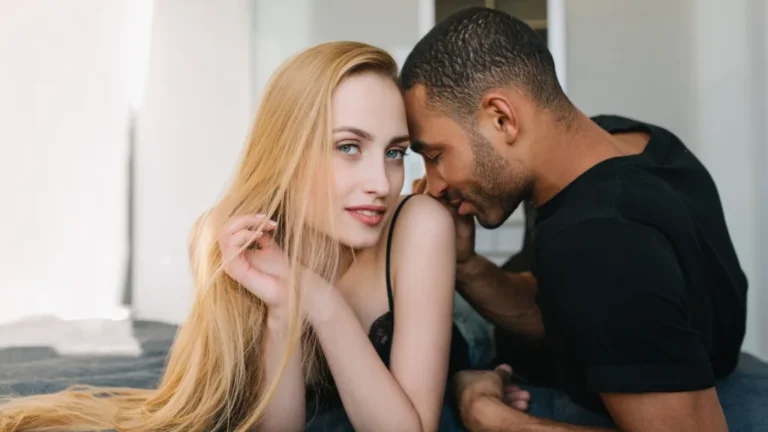 4 Zodiac Signs That Create Deep, Unforgettable Connections